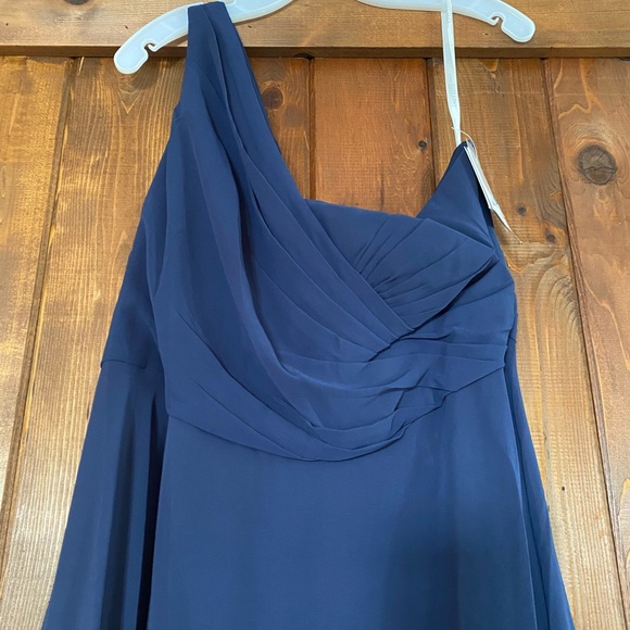 David’s bridal color marine size 18 long one shoulder full skirt - Picture 3 of 6